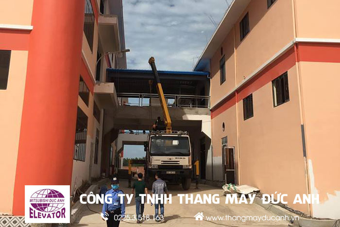 lắp đặt thang máy tải hàng kèm người tại Long An