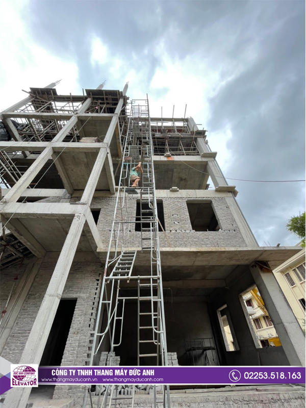 Hình ảnh thực tế quá trình xây dựng hố thang tại Trụ sở nông nghiệp Kiến An